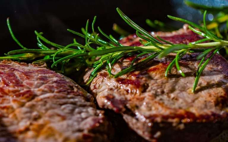 Rezept für Zwiebelrostbraten mit Bandnudeln: