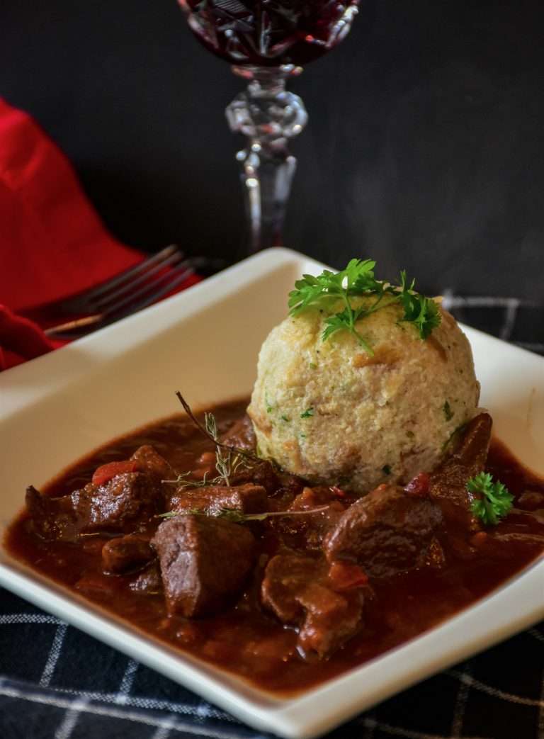 Herrengulasch Traditionell