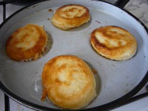 Čtyři_lívance_na_lívanečníku