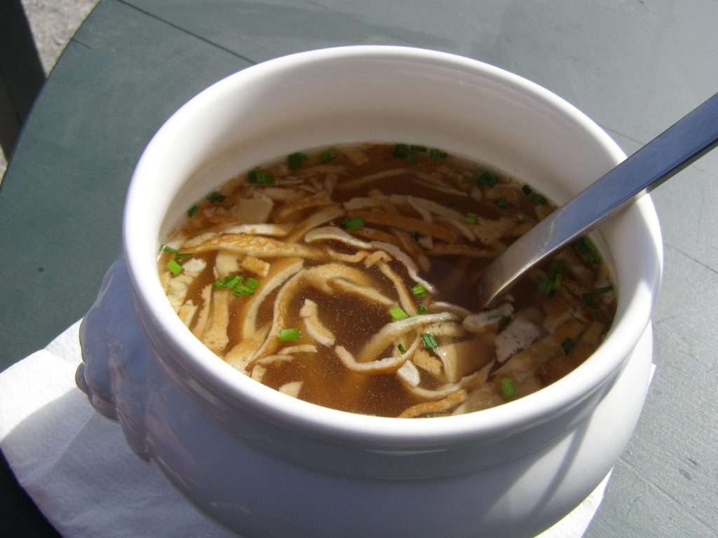 Rindsuppe einfach selbst gemacht 2 Rindsuppe