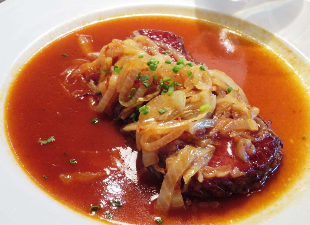 Rezept für Zwiebelrostbraten mit Bandnudeln: 2 Zwiebelrostbraten